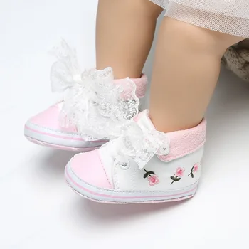 Обувки на принцесата за новородени, детска мека окото обувки с цветна бродерия за момичета, лъскави обувки с завязками, първите проходилки 0-18 м